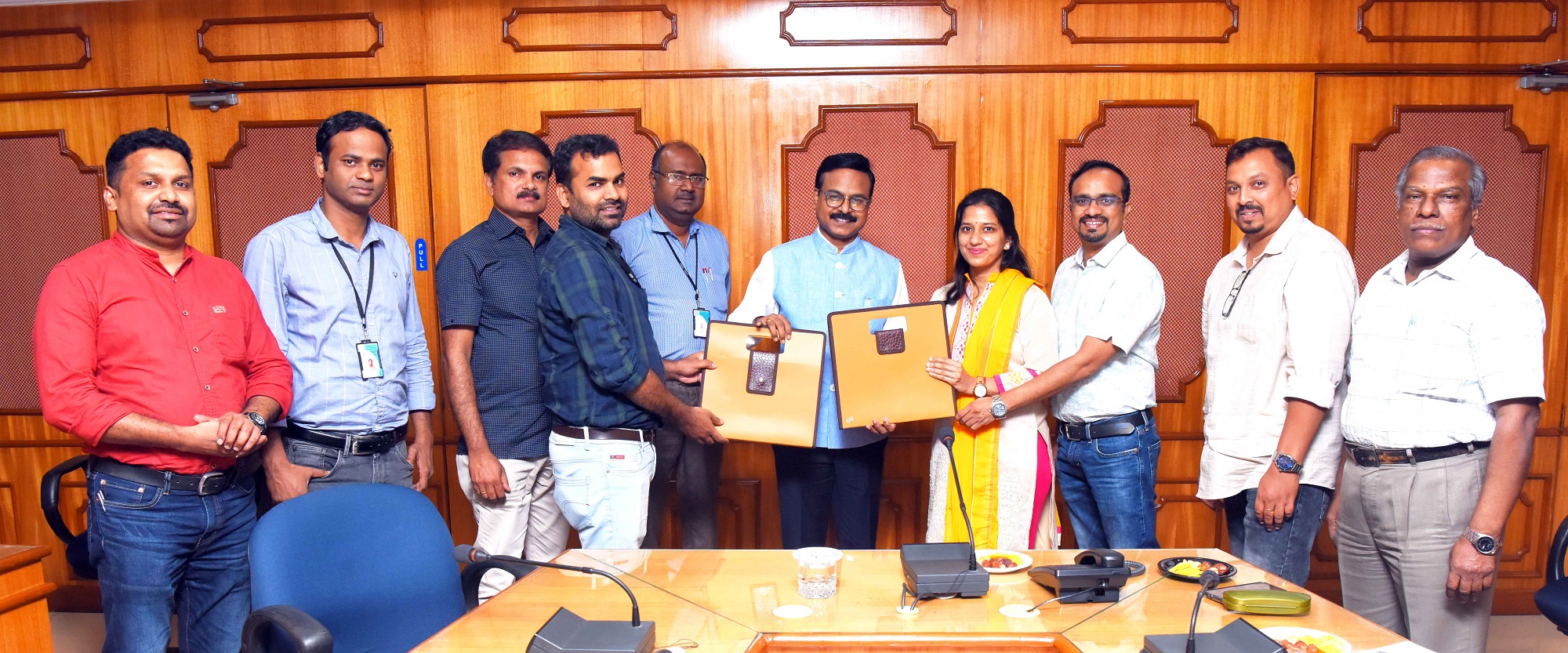 CSIR-NIIST has transferred a technology on “Biodegradable tablewares from agroresidues as alternatives to single-use-plastics” to B.M. Impex, Hassan, Karnataka