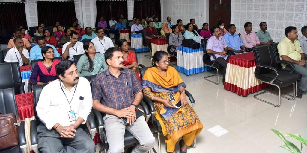 Dr. C Anandharamakrishnan, Director, CSIR-NIIST inaugurated the 10 day Higher Secondary School Teacher Transformation Program (HSSTPP 2022-2023: Chemistry) on 25 th February 2023