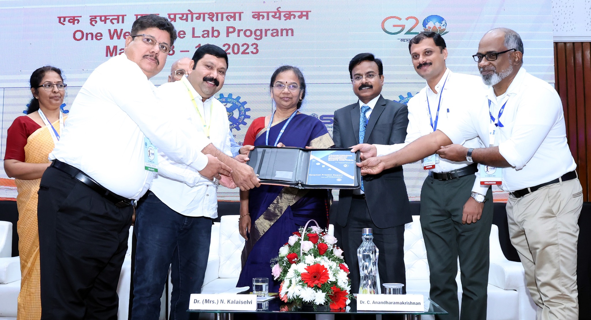 Dr. (Mrs) N. Kalaiselvi (Secretary, DSIR and Director General, CSIR)  inaugurating the One Week One Lab program at CSIR-NIIST