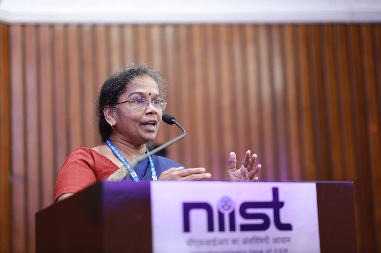 Dr. (Mrs) N. Kalaiselvi (Secretary, DSIR and Director General, CSIR)  inaugurating the One Week One Lab program at CSIR-NIIST